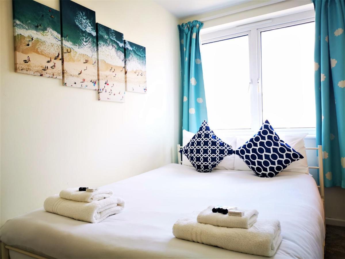 Marina Living With Parking, Balcony, Quiet And Secure Appartement Hove