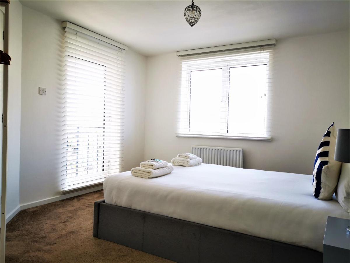 Marina Living With Parking, Balcony, Quiet And Secure Appartement